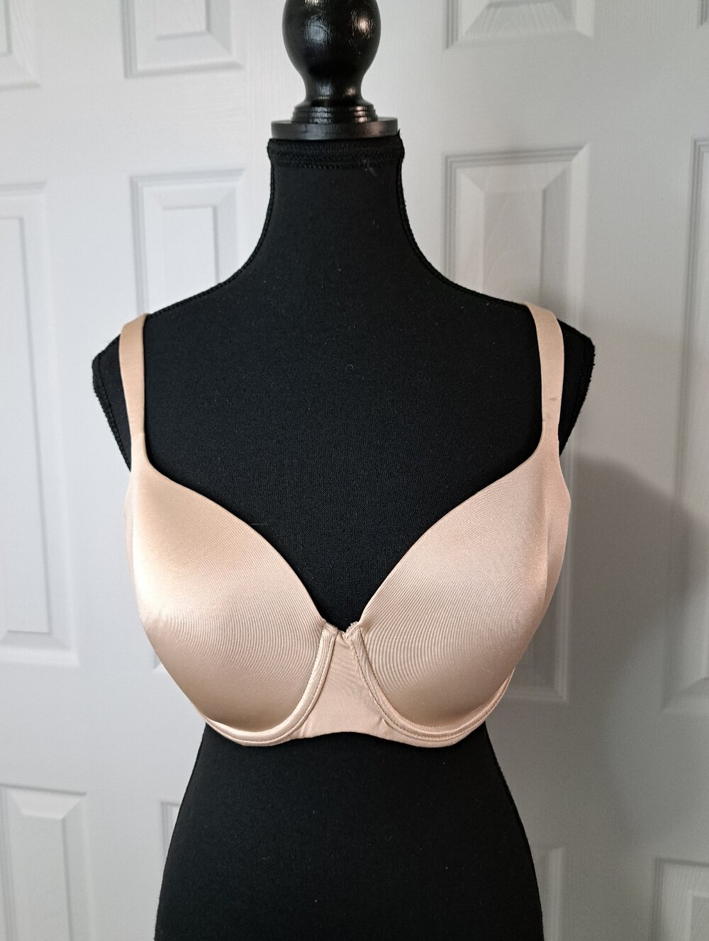 La SENZA So Free Nude Tan Smooth T-Shirt Bra Size 36D Underwire Neutral Lingerie